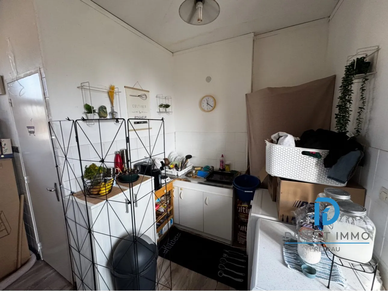 salon séjour et cuisine  Immeuble de rapport à vendre à Sailly-Saillisel, potentiel locatif élevé 