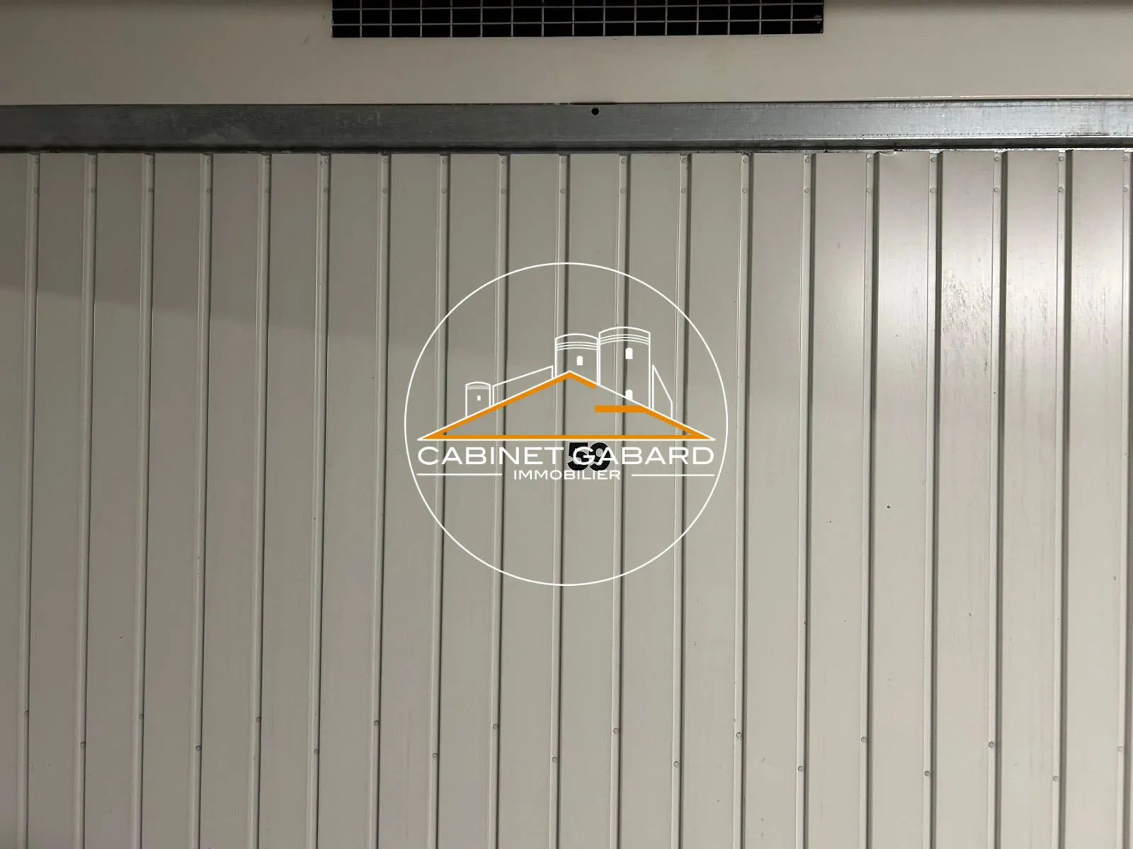 Garage sécurisé à vendre dans le centre d'Angers 