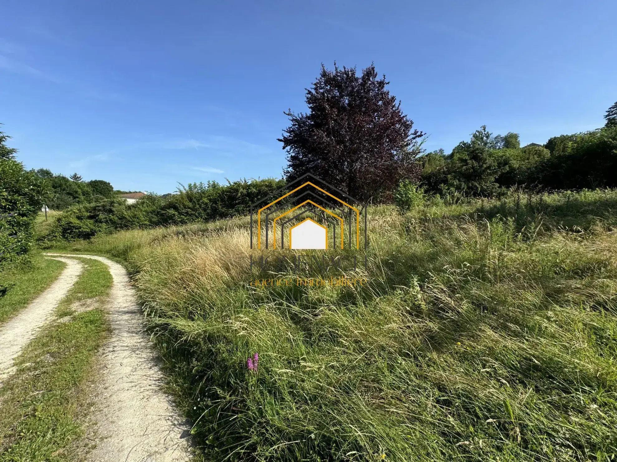 Terrain constructible de 974 m² à Saint-Victor de Cessieu, prêt à bâtir 