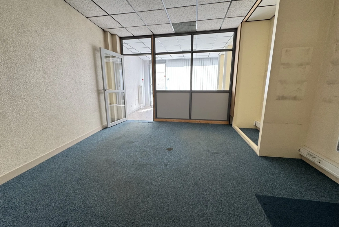 Local professionnel en centre-ville de Montluçon de 132 m² à vendre 