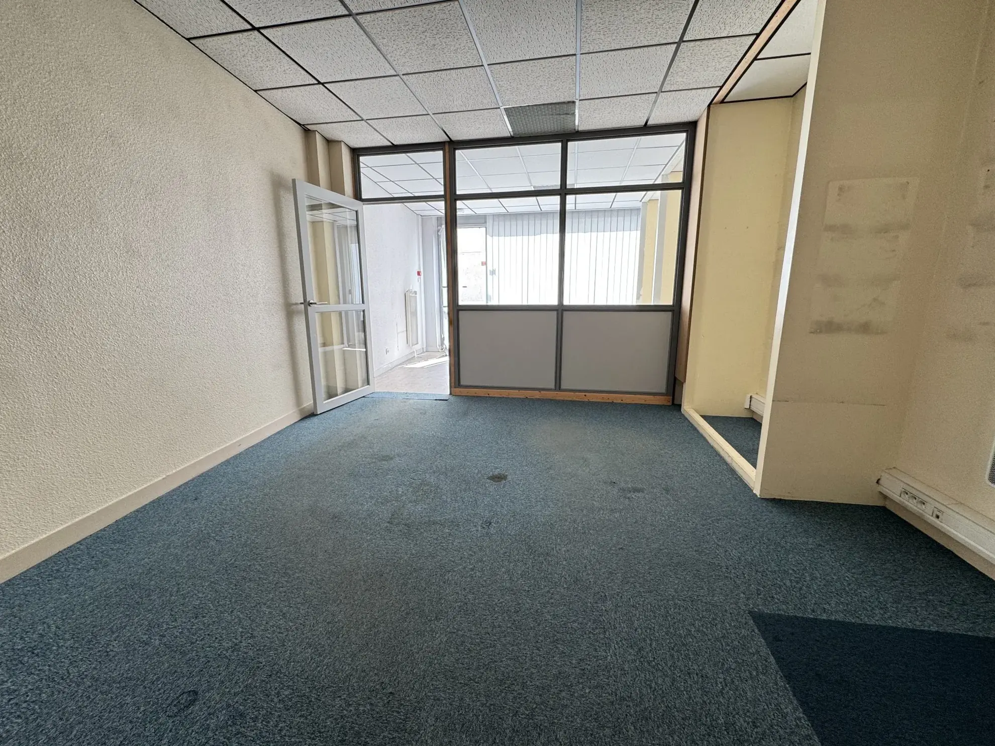 Local professionnel en centre-ville de Montluçon de 132 m² à vendre 