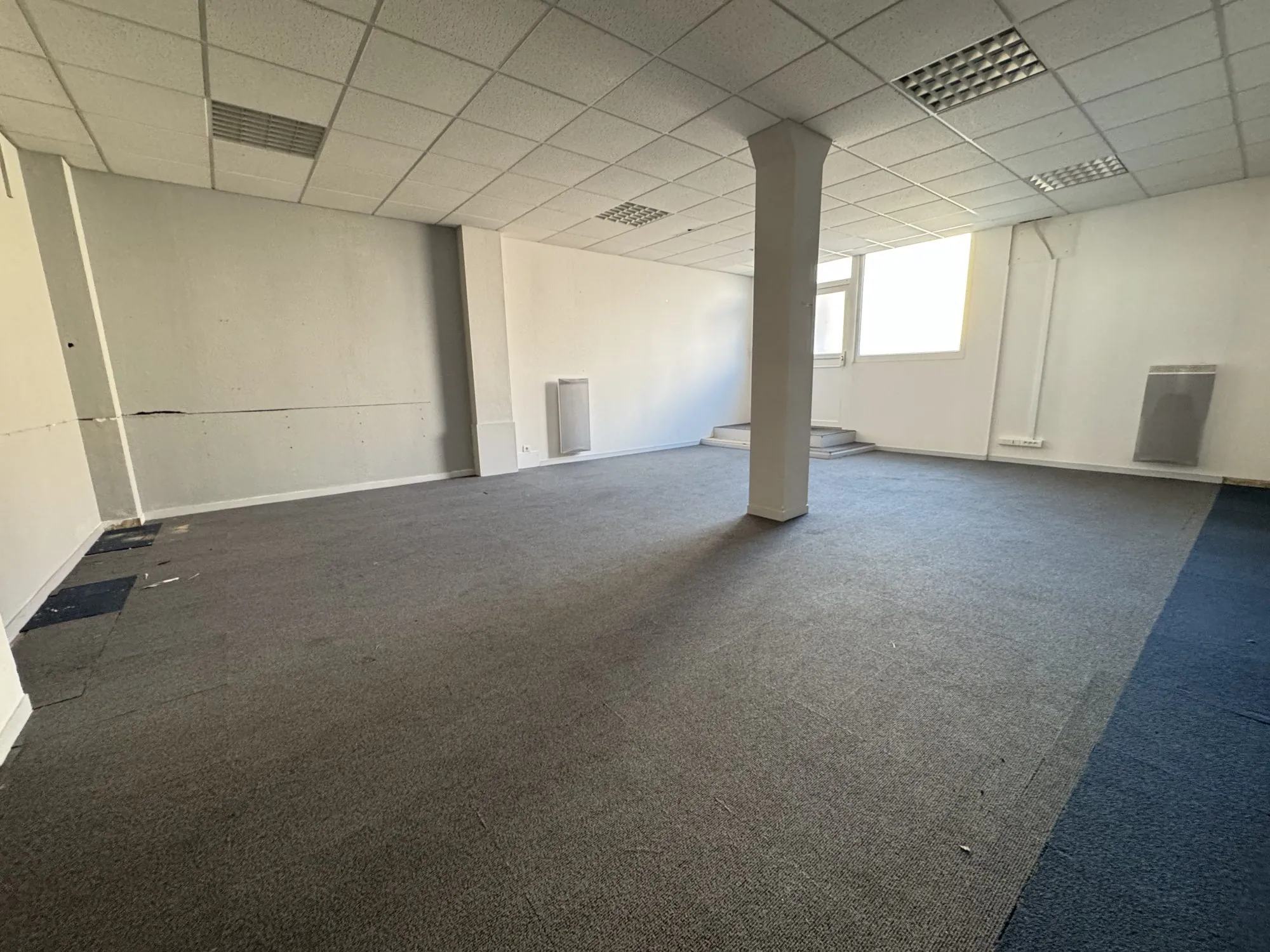 Local professionnel en centre-ville de Montluçon de 132 m² à vendre 