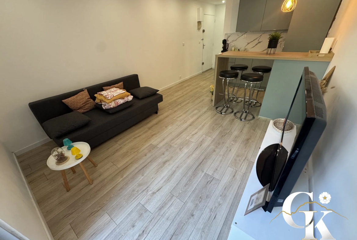 Studio 23m² rénové avec vue jardin à Bandol – Investissement et résidence 