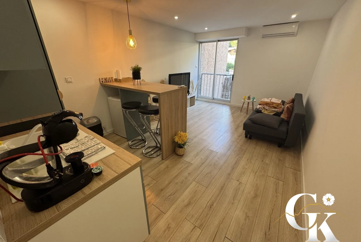 Studio 23m² rénové avec vue jardin à Bandol – Investissement et résidence 