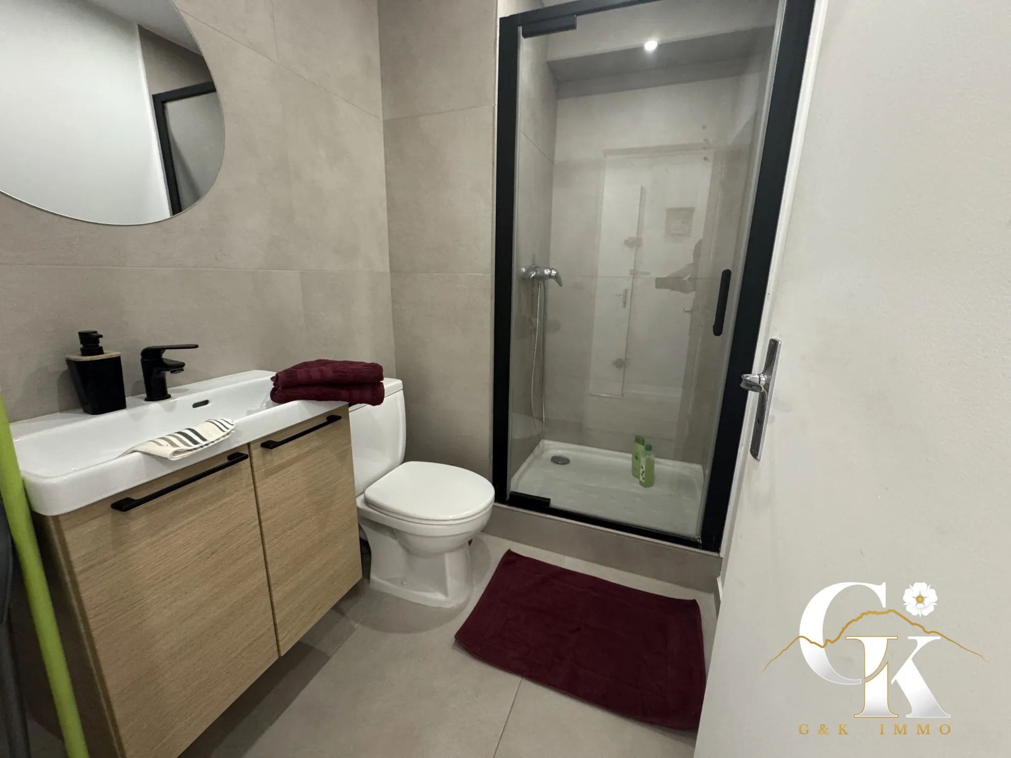 Studio 23m² rénové avec vue jardin à Bandol – Investissement et résidence 