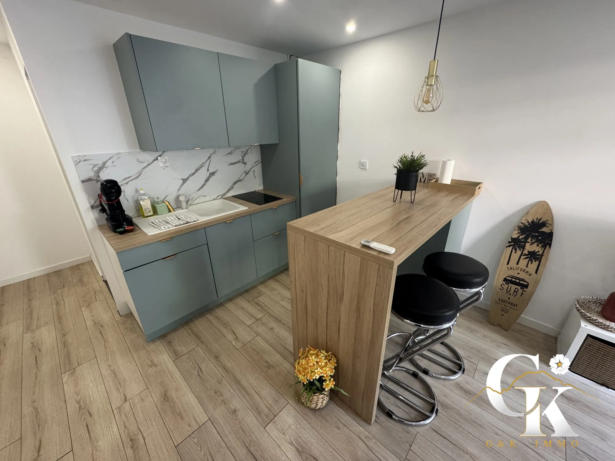 Studio 23m² rénové avec vue jardin à Bandol – Investissement et résidence 