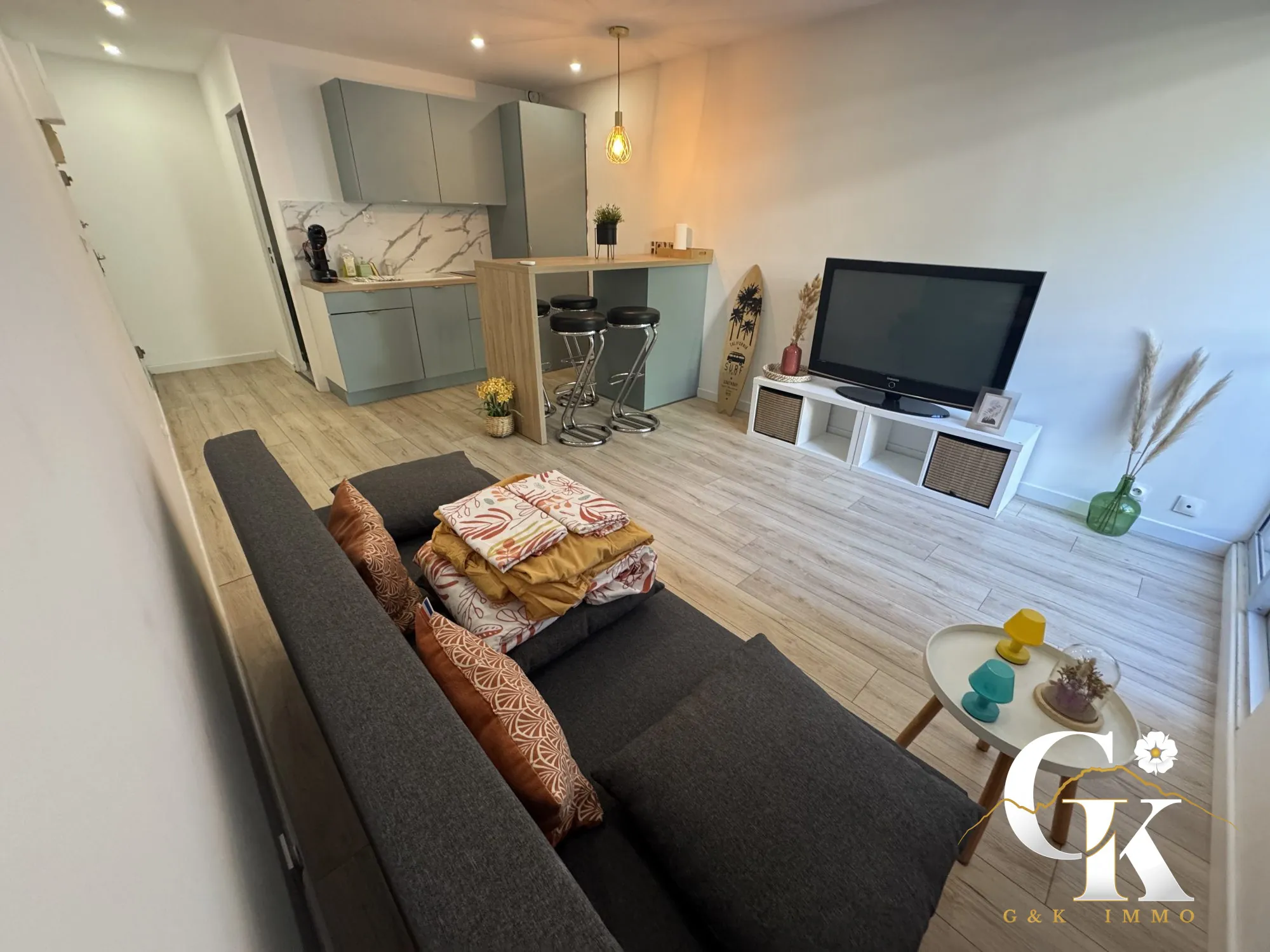 Studio 23m² rénové avec vue jardin à Bandol – Investissement et résidence 