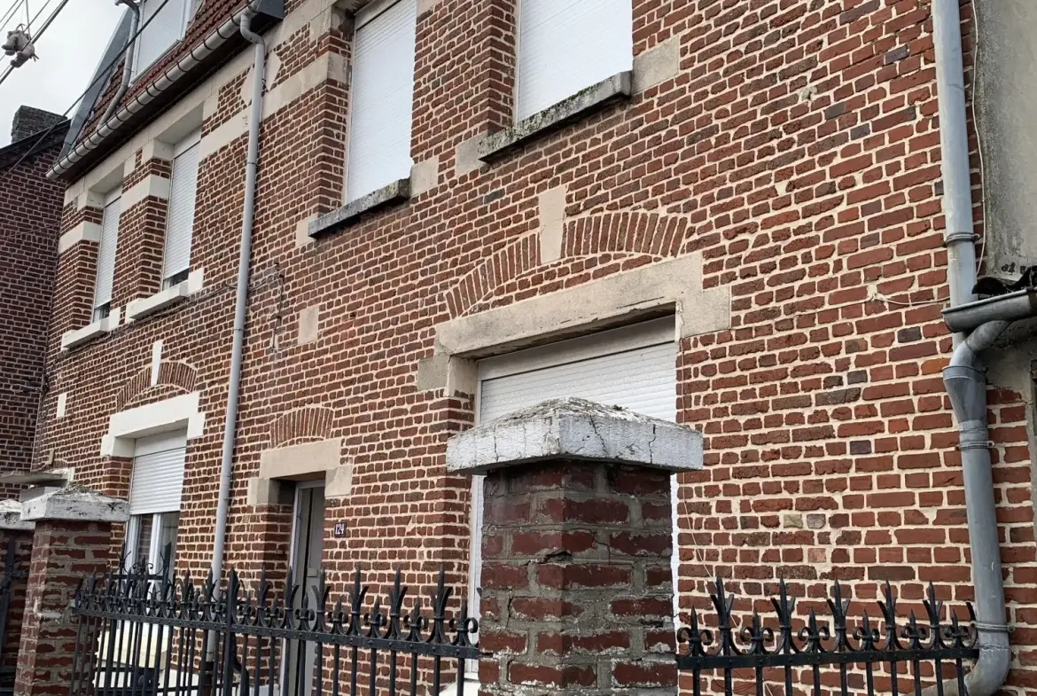 Maison 5 chambres avec garage et cour à Frévent - Immobilier résidentiel 