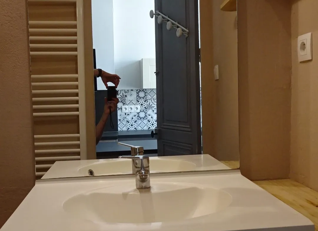 Appartement à vendre de 85 m² au centre de Le Chambon-Feugerolles avec garage et balcon 