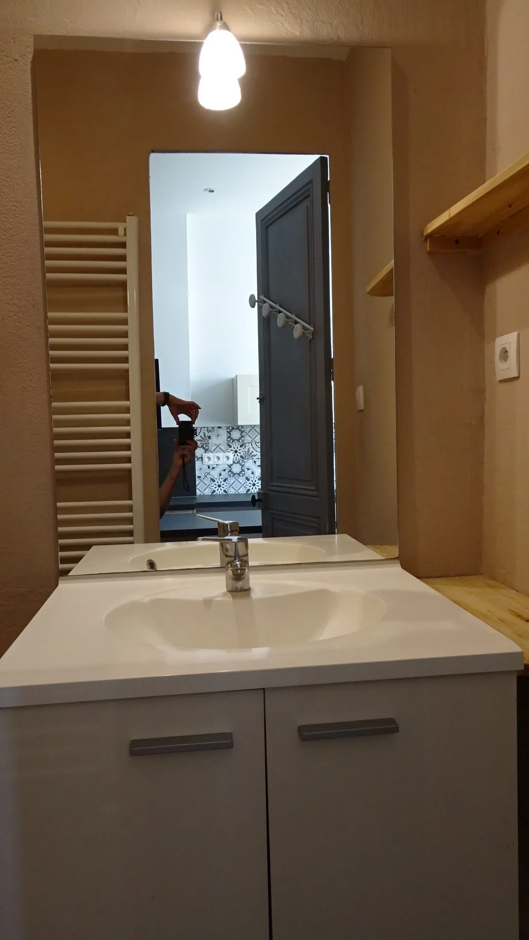 Appartement à vendre de 85 m² au centre de Le Chambon-Feugerolles avec garage et balcon 