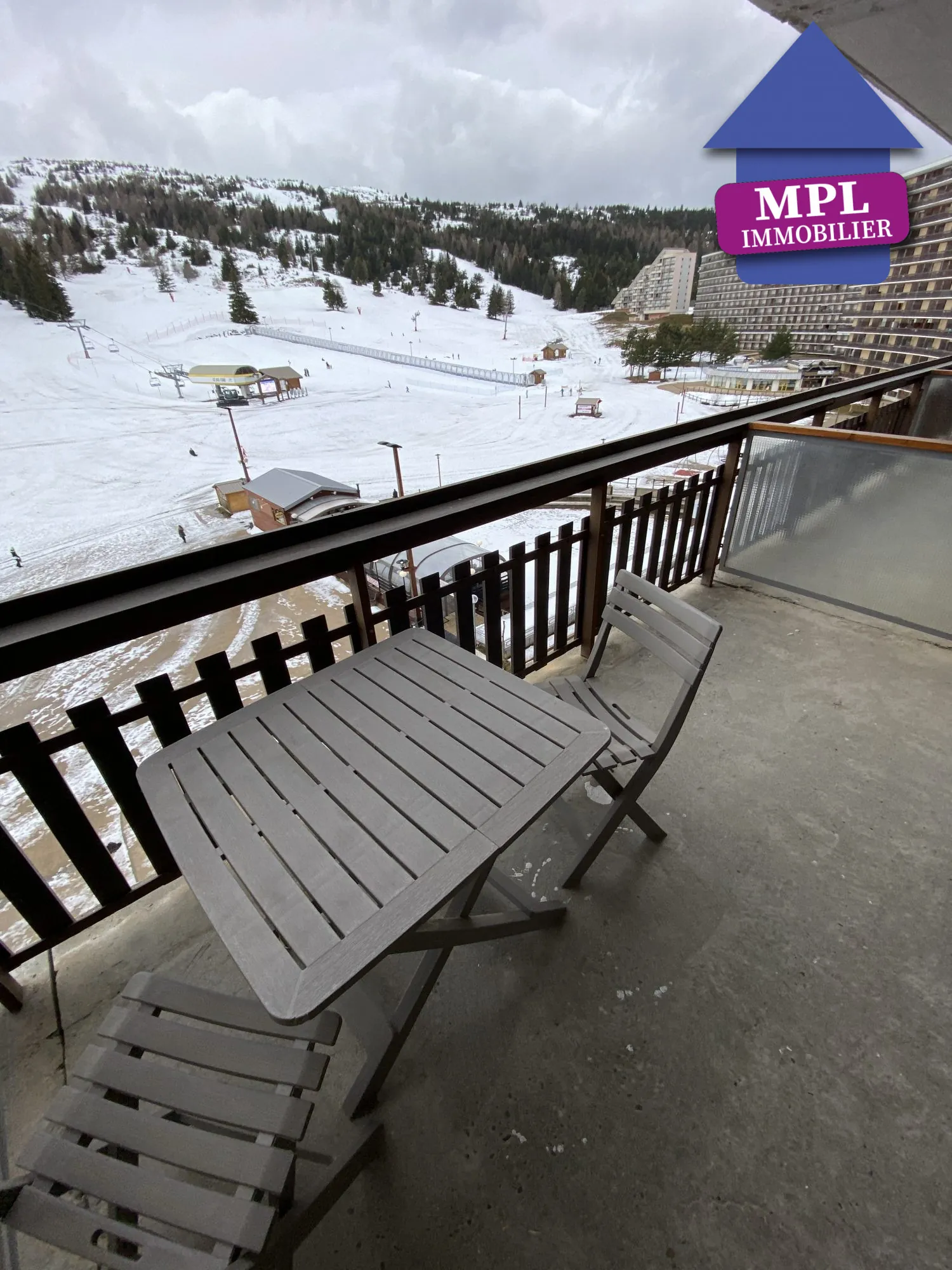 Charmant studio meublé de 26 m² avec terrasse à Dévoluy, vue montagne 