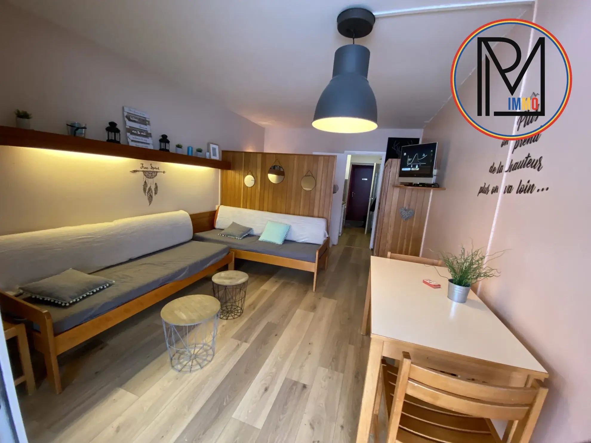 Charmant studio meublé de 26 m² avec terrasse à Dévoluy, vue montagne 