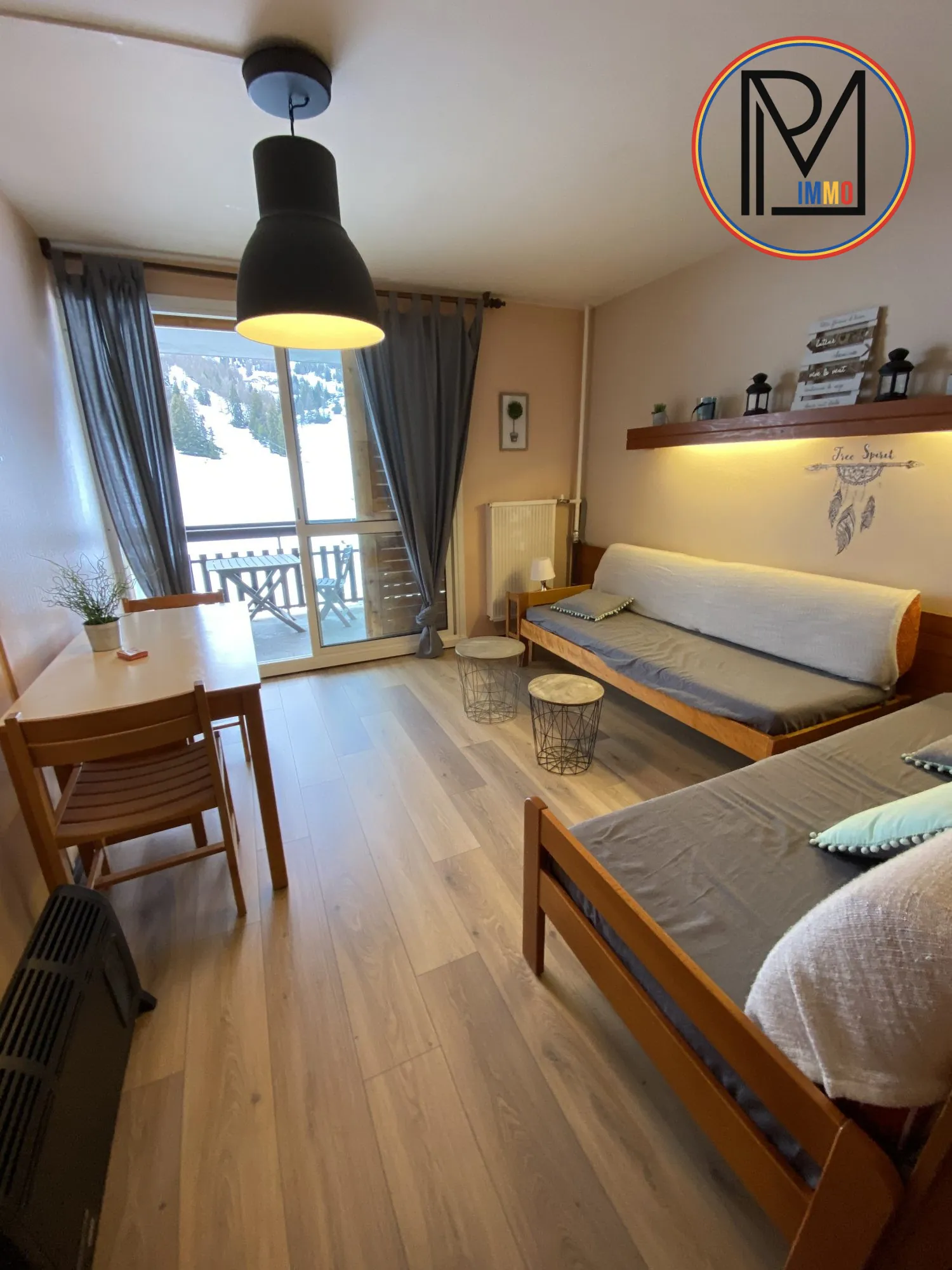 Charmant studio meublé de 26 m² avec terrasse à Dévoluy, vue montagne 