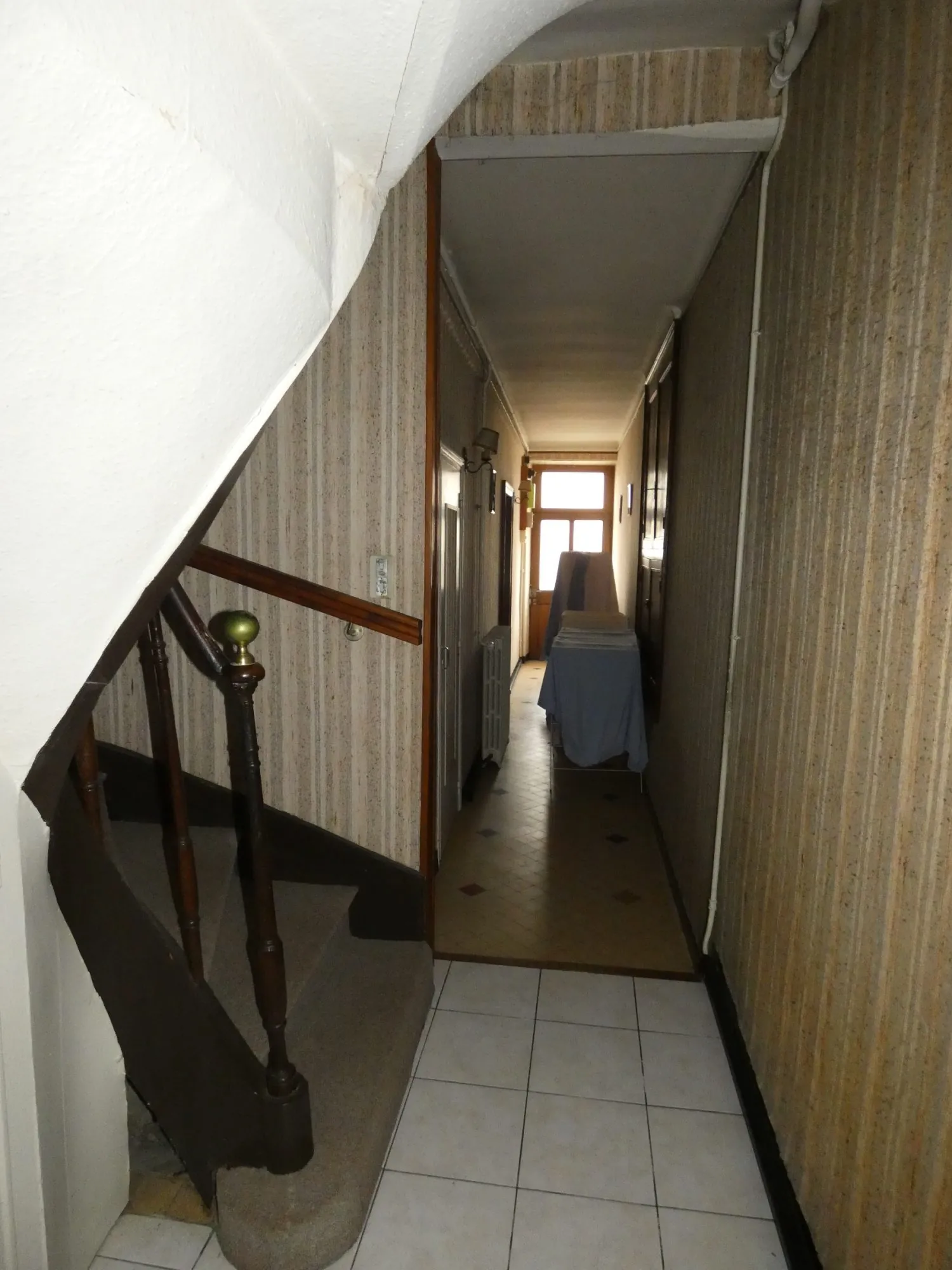 Grande maison de village avec jardin et garage à Jarnages 