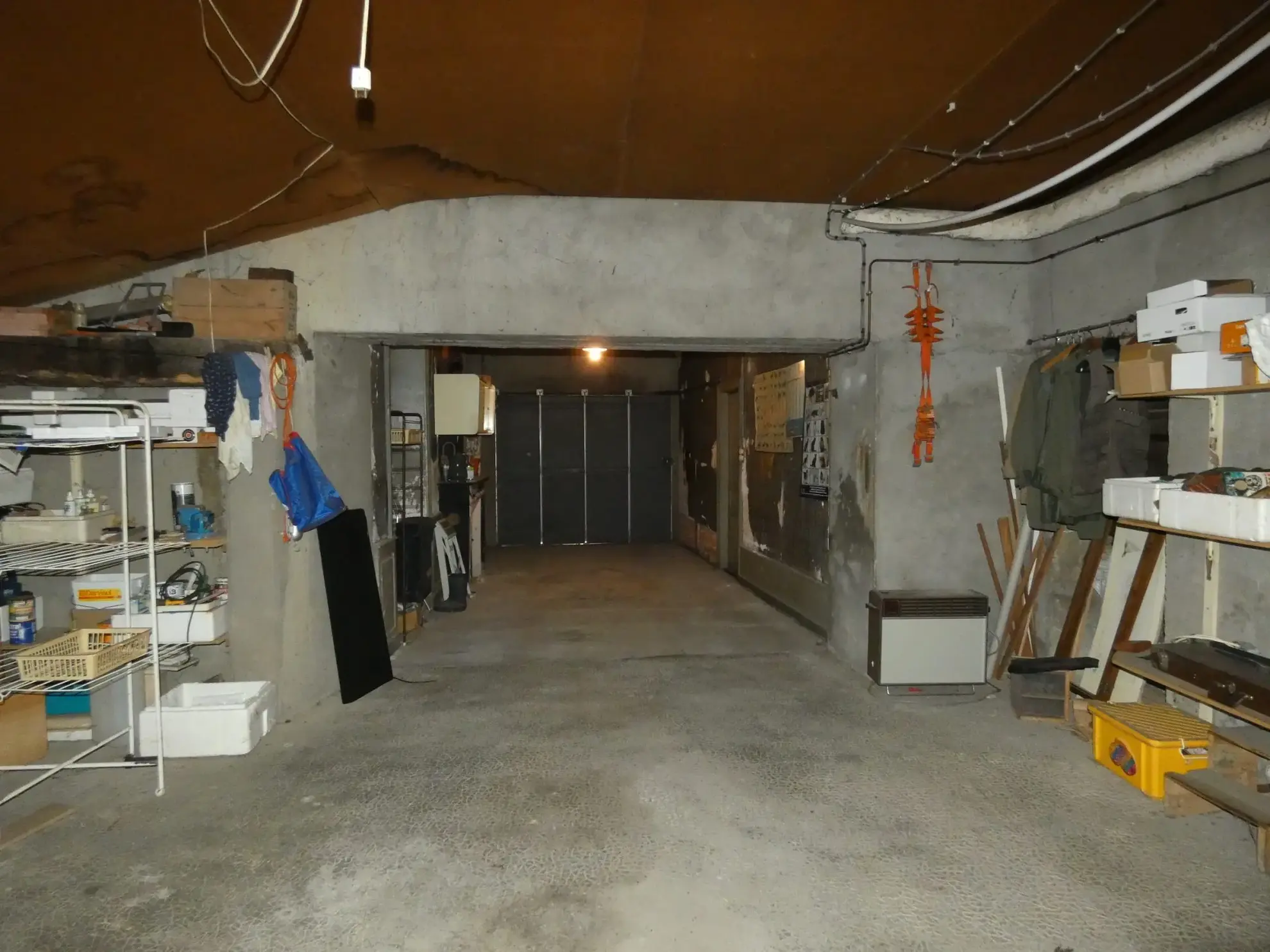 Grande maison de village avec jardin et garage à Jarnages 