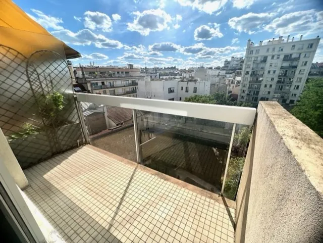 Studio à vendre à Paris 14ème - 26,19 m², cave, vue dégagée, proximité commerces 