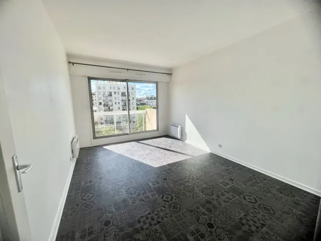 Studio à vendre à Paris 14ème - 26,19 m², cave, vue dégagée, proximité commerces 