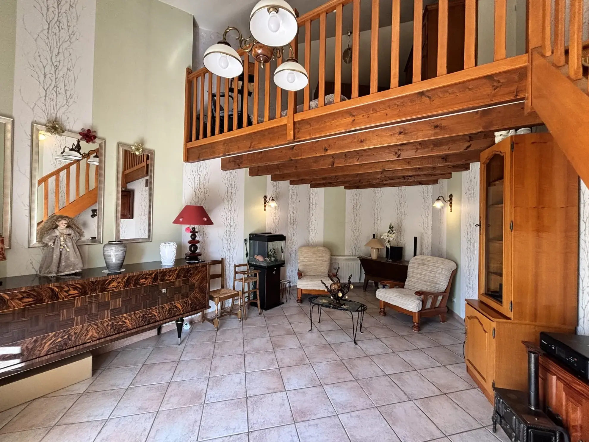 Charmante maison en pierre avec jardin et vue dégagée dans les Deux-Grosnes 