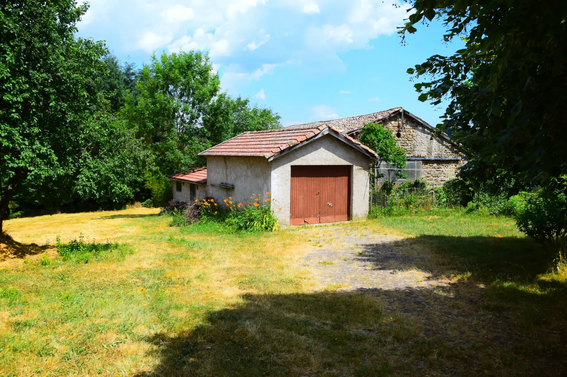 Maison à vendre à Vielprat en Ardèche avec terrain, garage et terrasse – Opportunité rare 