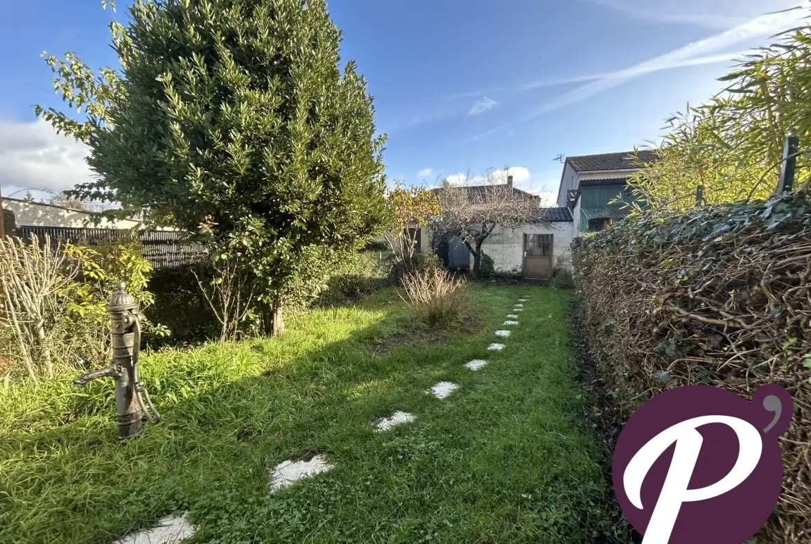 Maison à vendre à Bergerac proche du centre-ville avec jardin 