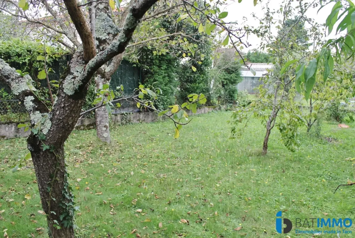 Maison individuelle avec jardin, balcon et stationnement à Labruguière 