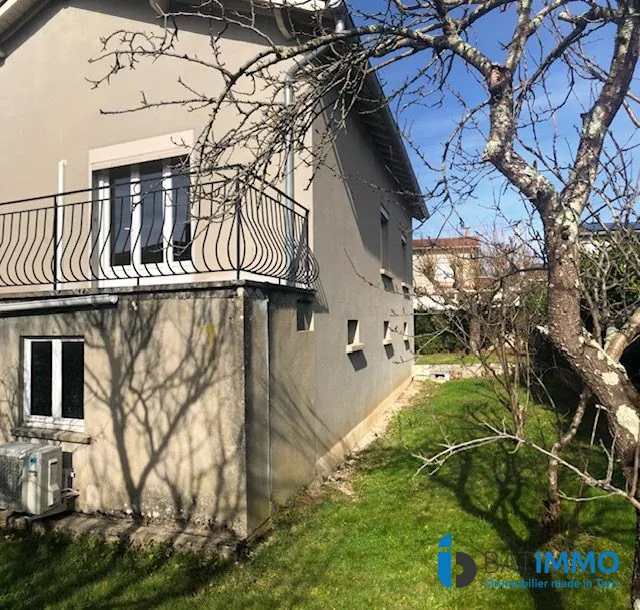 Maison individuelle avec jardin, balcon et stationnement à Labruguière 