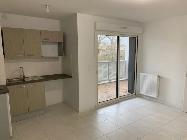 Appartement T2 récent avec terrasse et parking à Lormont - Opportunité à saisir 