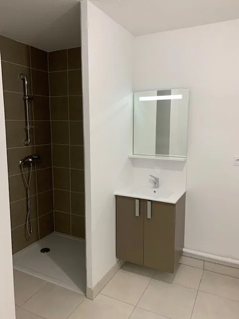 Appartement T2 récent avec terrasse et parking à Lormont - Opportunité à saisir 
