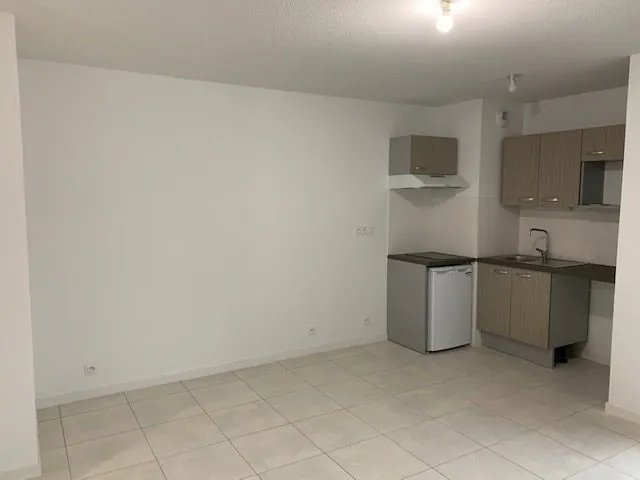 Appartement T2 récent avec terrasse et parking à Lormont - Opportunité à saisir 