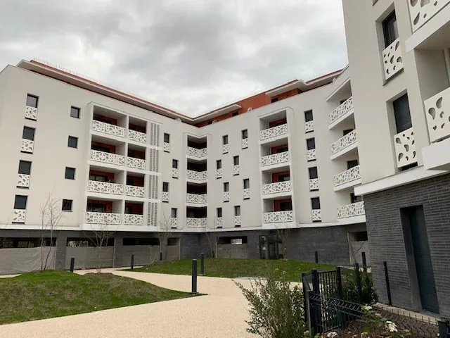 Appartement T2 récent avec terrasse et parking à Lormont - Opportunité à saisir 