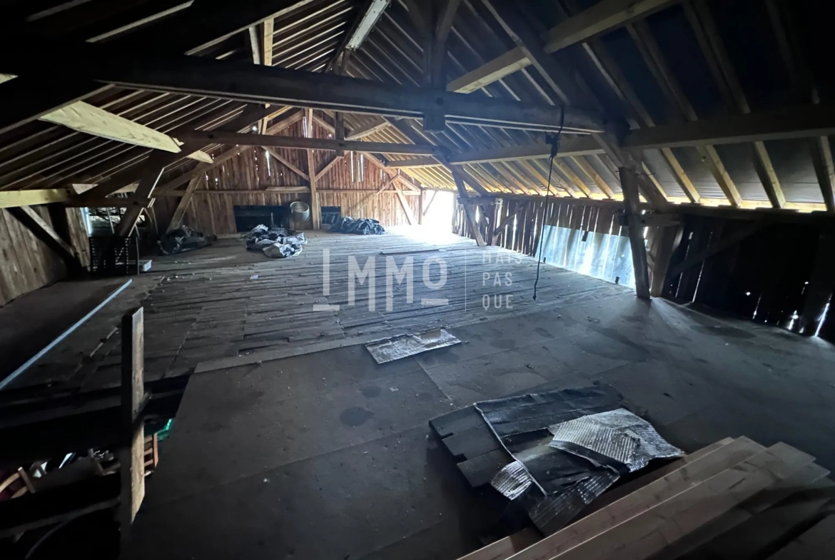 Local commercial de 350 m² à Montval-sur-Loir, sécurisé et modulable 
