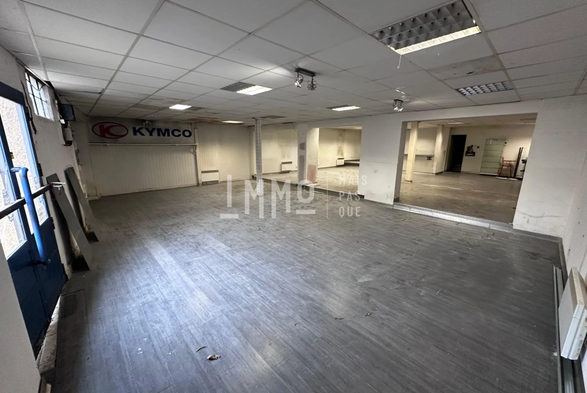 Local commercial de 350 m² à Montval-sur-Loir, sécurisé et modulable 