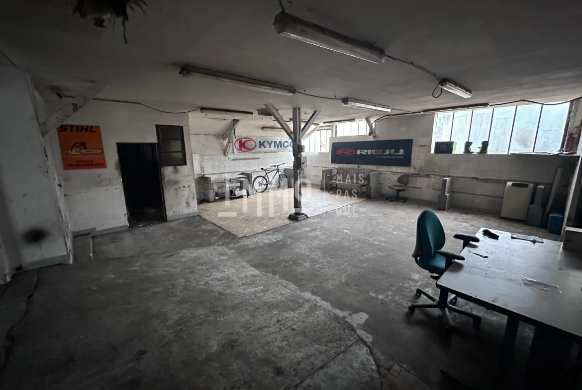 Local commercial de 350 m² à Montval-sur-Loir, sécurisé et modulable 