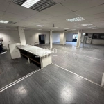Local commercial de 350 m² à Montval-sur-Loir, sécurisé et modulable