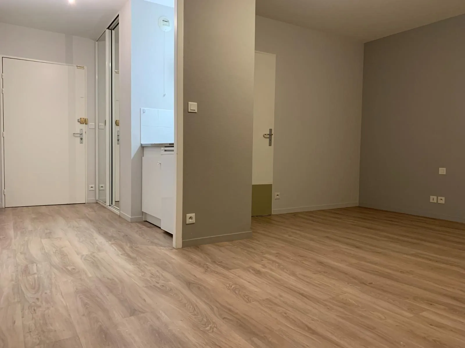 Vente d'un appartement rénové dans une résidence seniors à Château-Gontier-sur-Mayenne 