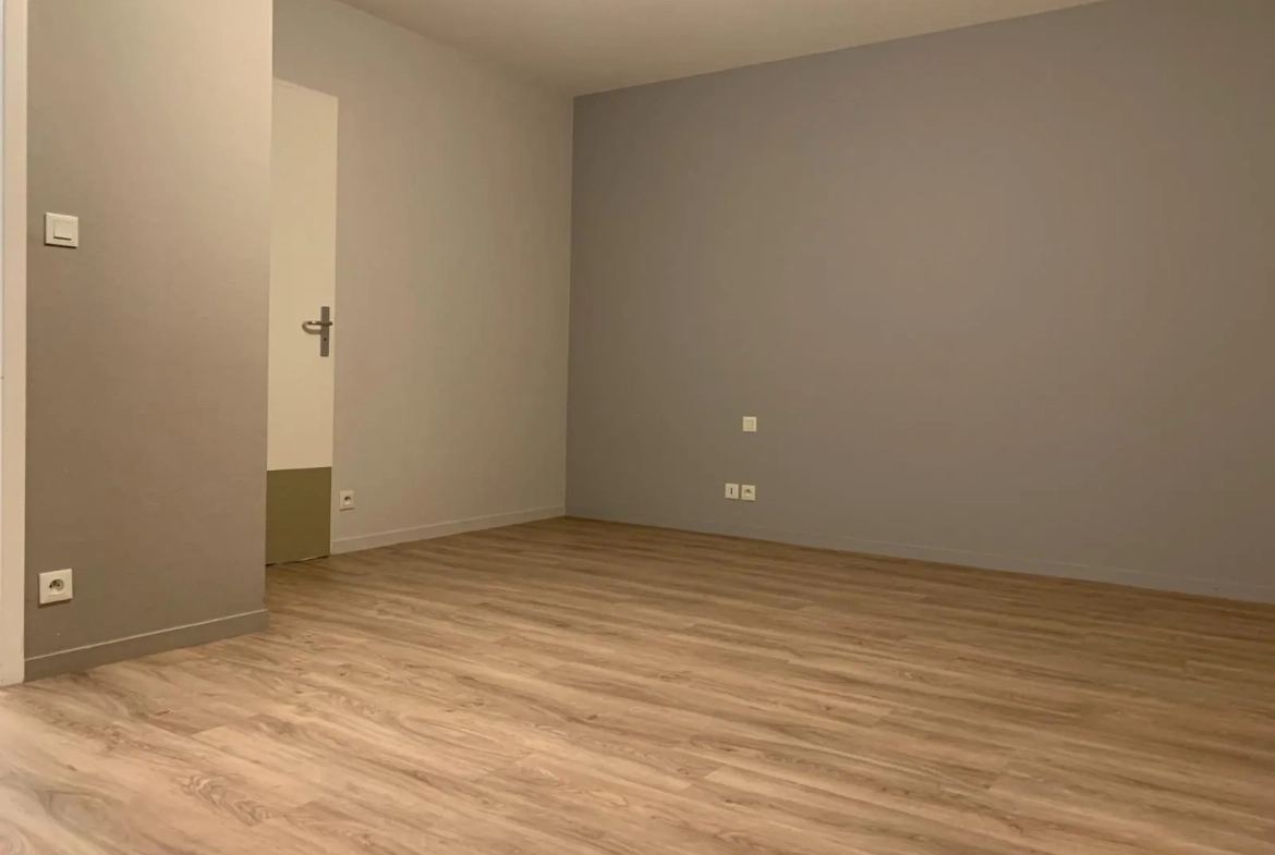Vente d'un appartement rénové dans une résidence seniors à Château-Gontier-sur-Mayenne 