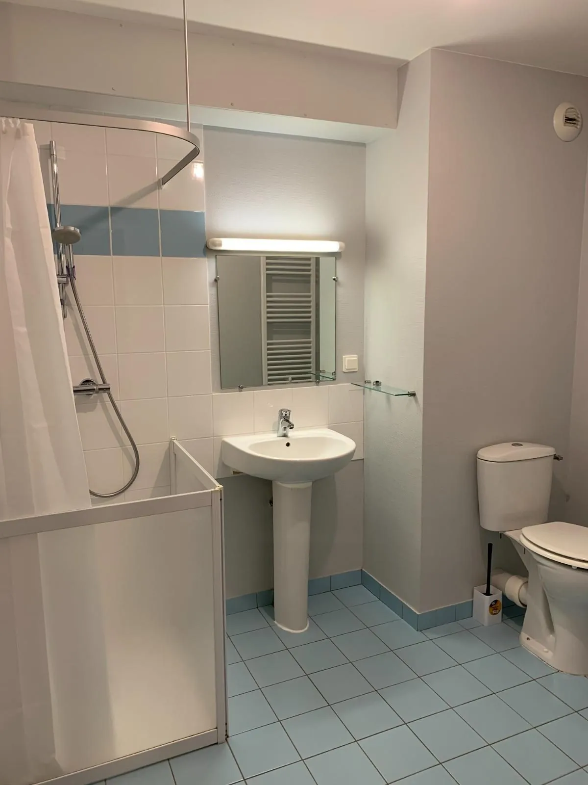 Vente d'un appartement rénové dans une résidence seniors à Château-Gontier-sur-Mayenne 
