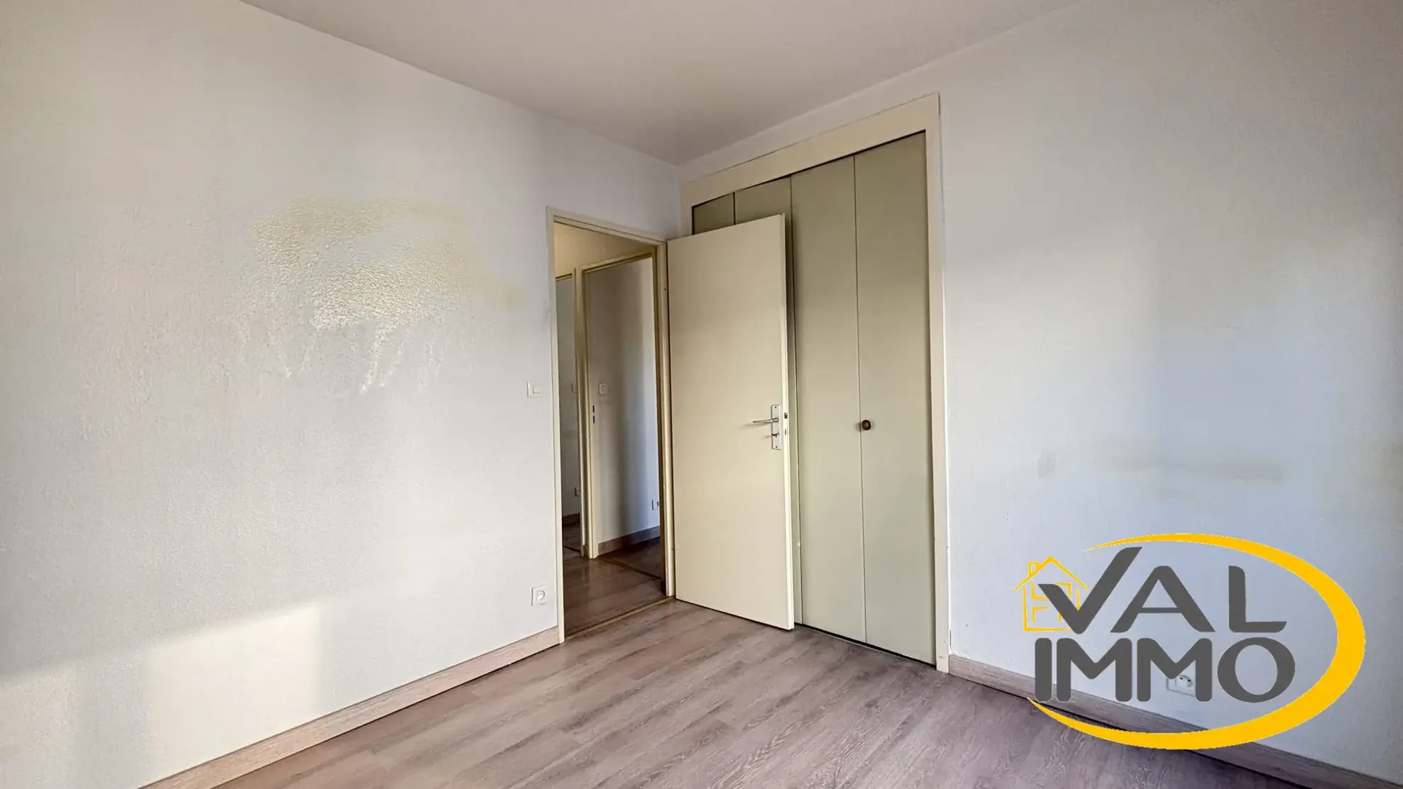 Appartement 5 pièces à Toulouse - Quartier Barrière de Paris, proche commodités 