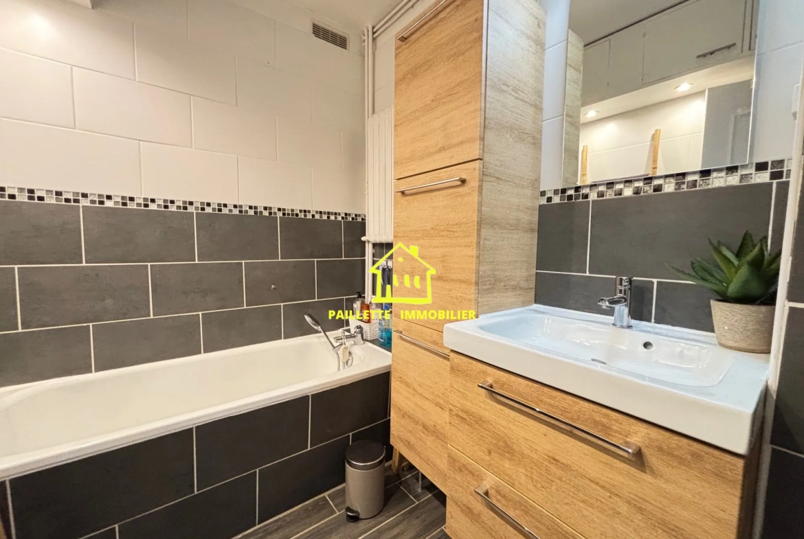 Bel appartement lumineux de 2 chambres avec balcon à Le Havre proximité Sanvic 