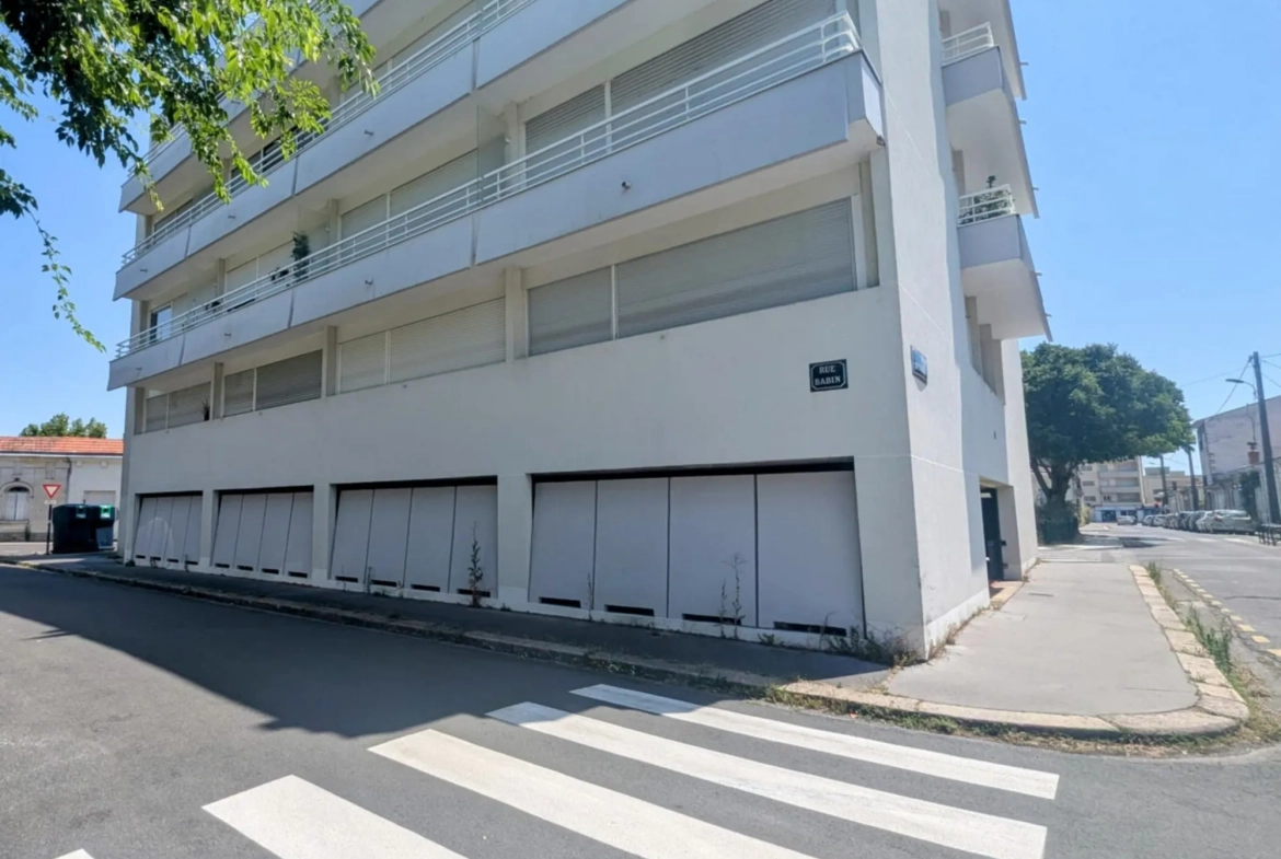 Façade extérieur  Studio lumineux avec parking sécurisé à Bordeaux - Idéal investissement ou résidence secondaire 