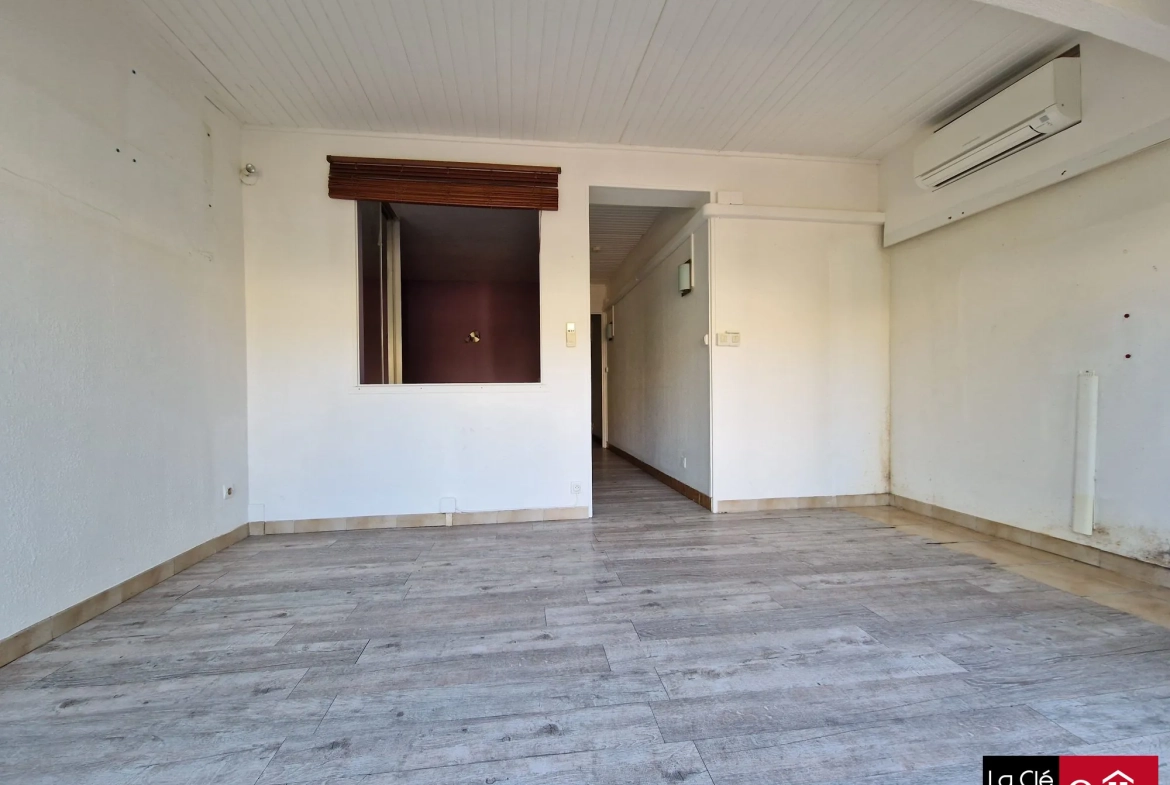 Appartement 2 pièces en rez-de-jardin avec jardin privé au Grau-du-Roi 