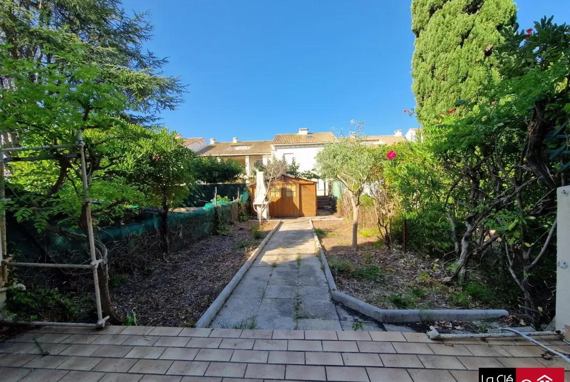Appartement 2 pièces en rez-de-jardin avec jardin privé au Grau-du-Roi 