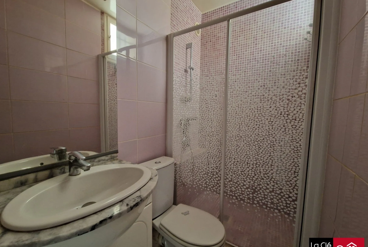 Appartement 2 pièces en rez-de-jardin avec jardin privé au Grau-du-Roi 