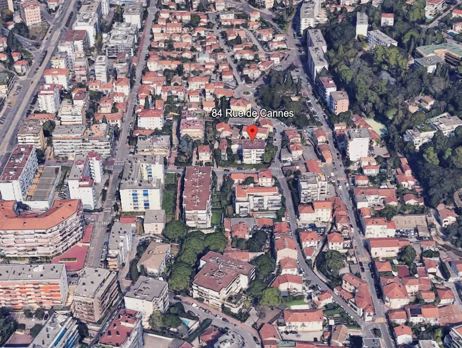 Garage de 13 m² au Cannet en demi sous-sol, accès facile 