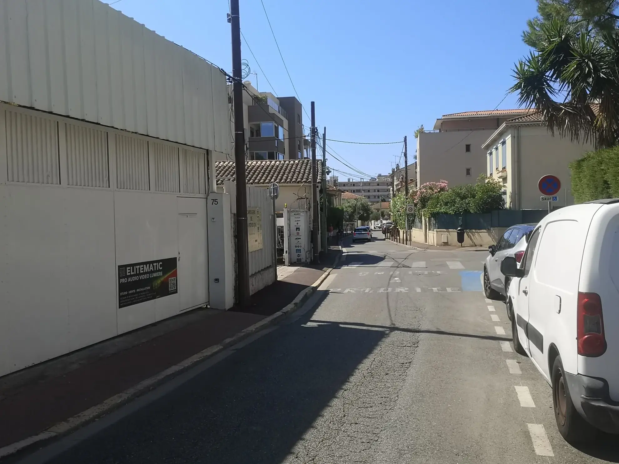 Garage de 13 m² au Cannet en demi sous-sol, accès facile 