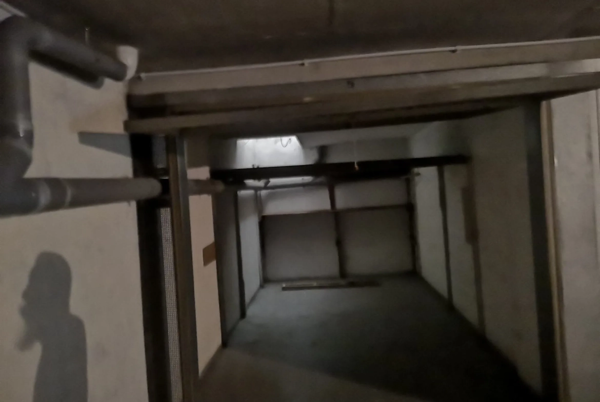 Garage de 13 m² au Cannet en demi sous-sol, accès facile 