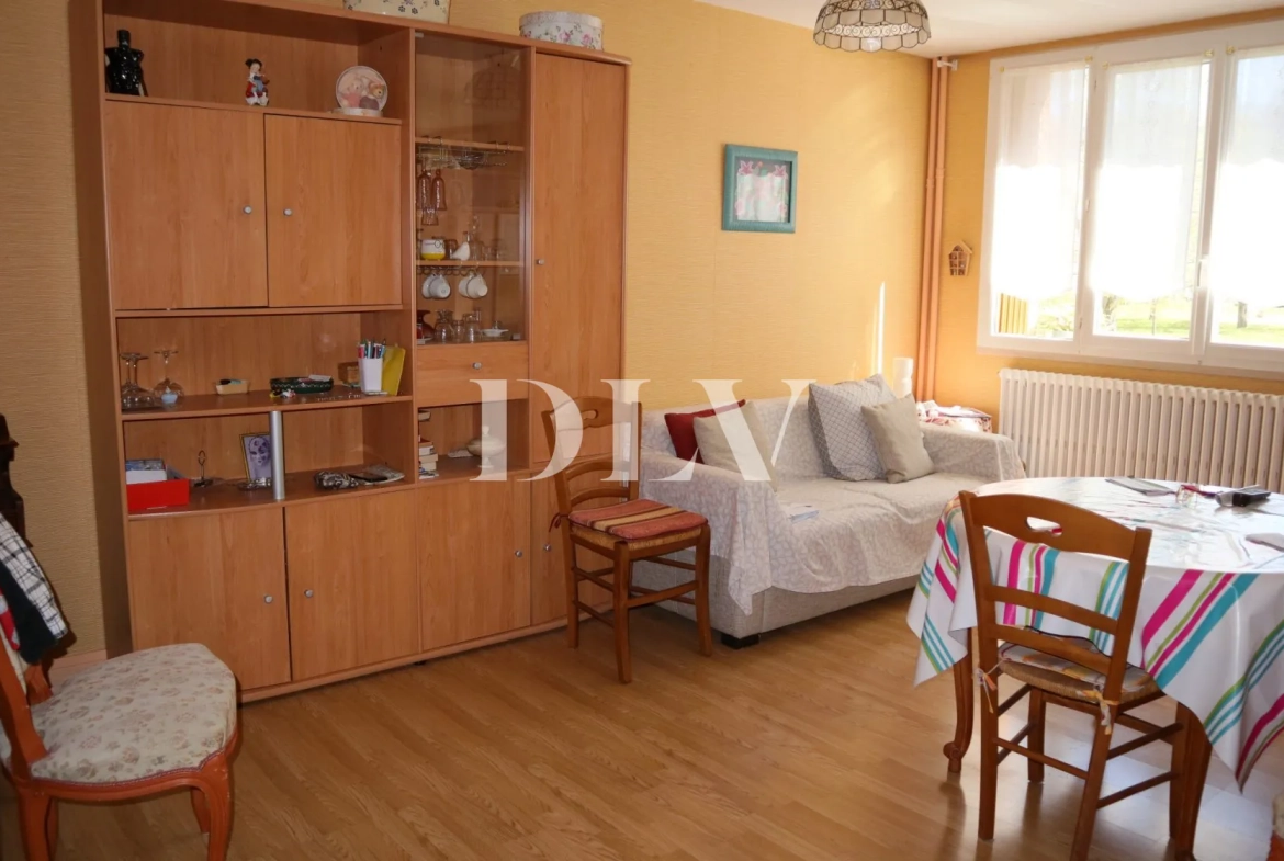 Appartement F2 de 50,65 m² à Avon avec parking, cave et proximité gare 