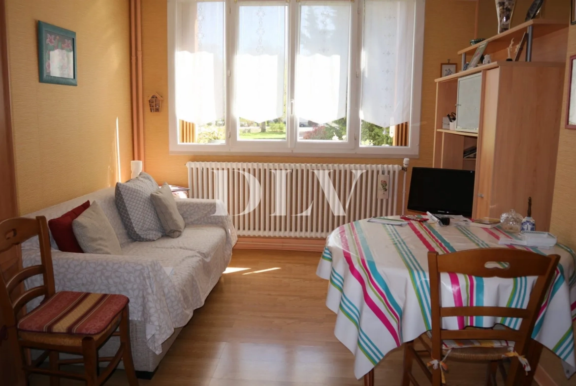 Appartement F2 de 50,65 m² à Avon avec parking, cave et proximité gare 