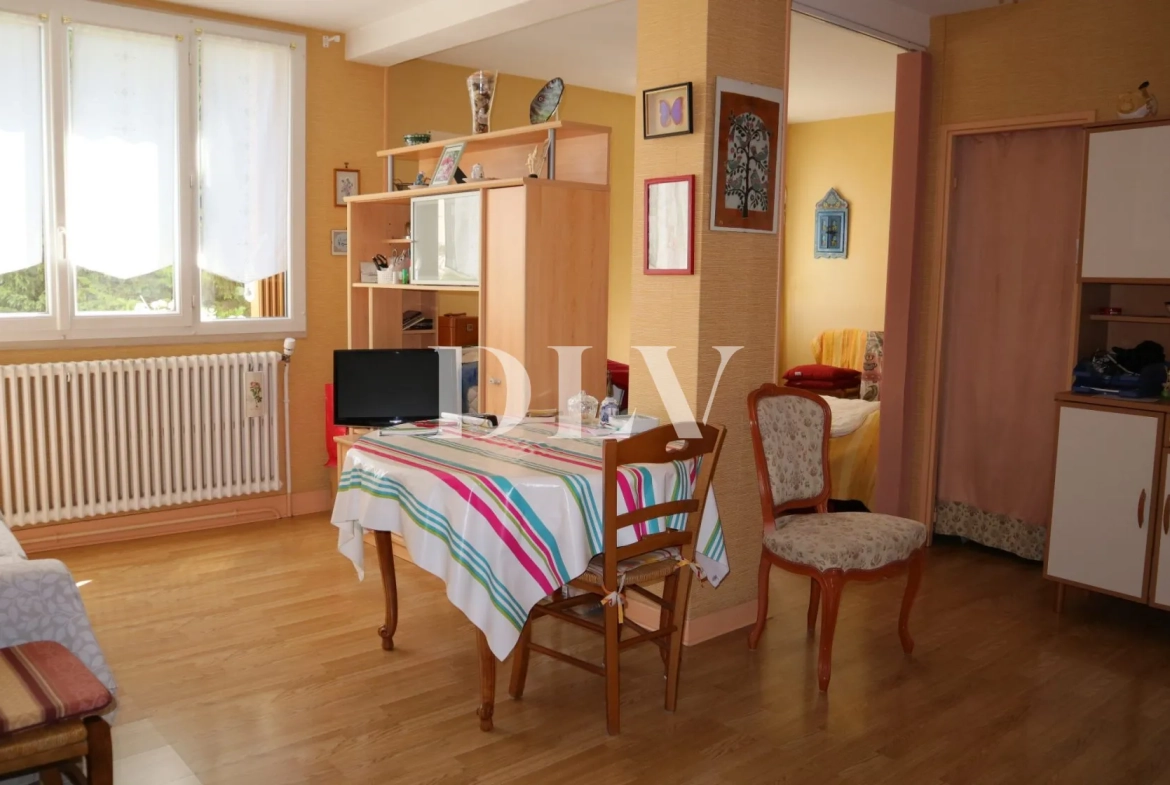 Appartement F2 de 50,65 m² à Avon avec parking, cave et proximité gare 