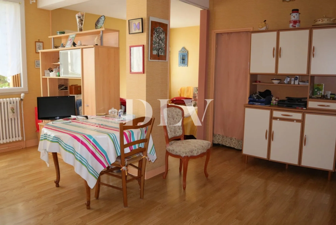 Appartement F2 de 50,65 m² à Avon avec parking, cave et proximité gare 